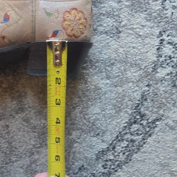 Lucchese Tan Leather Boot Interior Detail - Picture 11 of 11